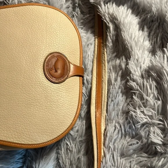 Vintage Dooney & bourke bundle. Saddle bag in bone and kiss lock wallet.